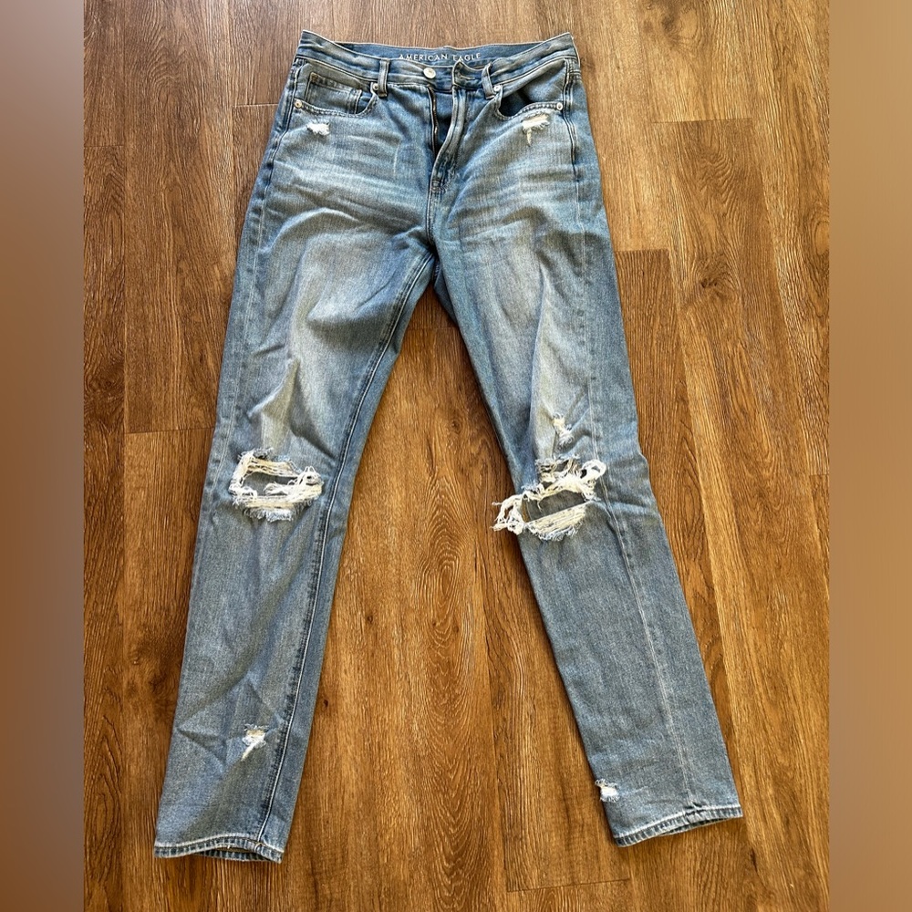 American Eagle Ripped blue jeans boyfriend size 6 X Long